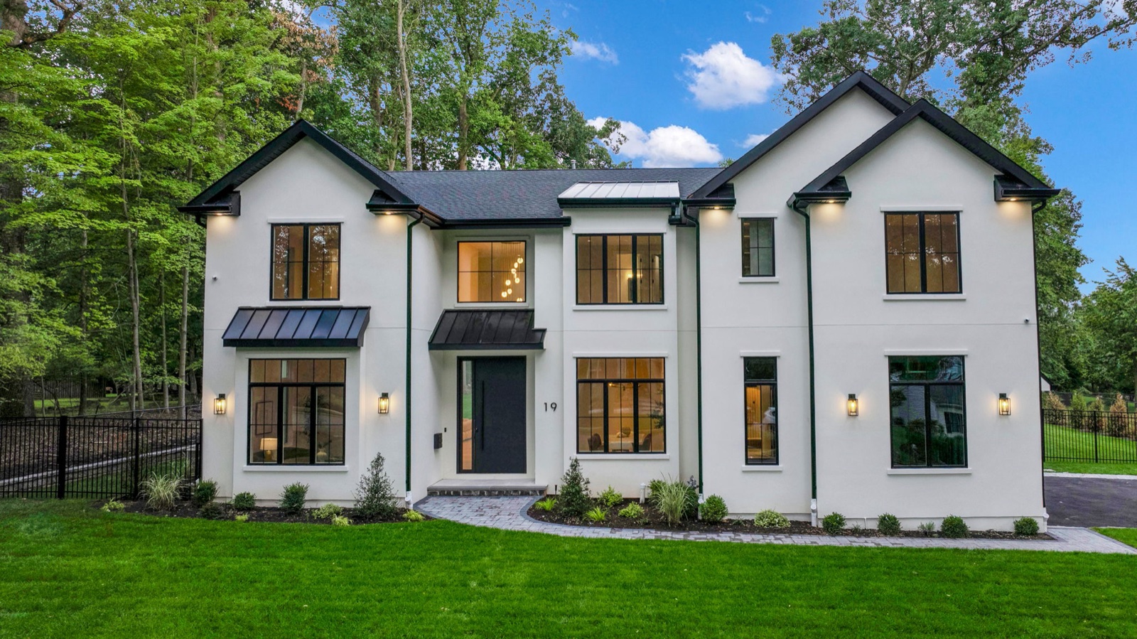 Old Tappan custom home — view 1 of 20.