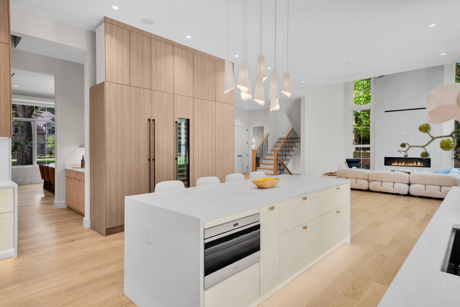 Old Tappan custom home — view 7 of 20.
