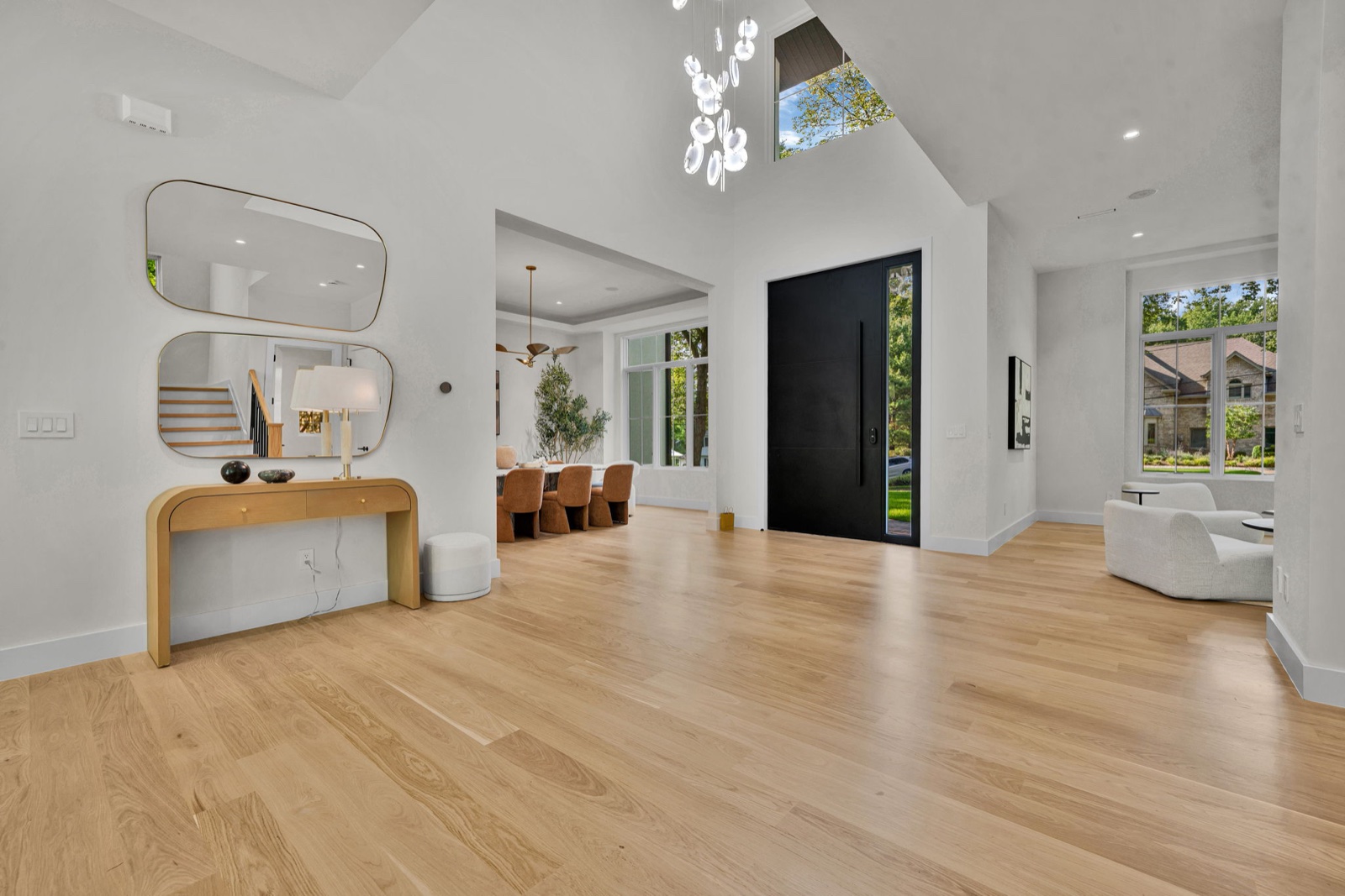 Old Tappan custom home — view 9 of 20.