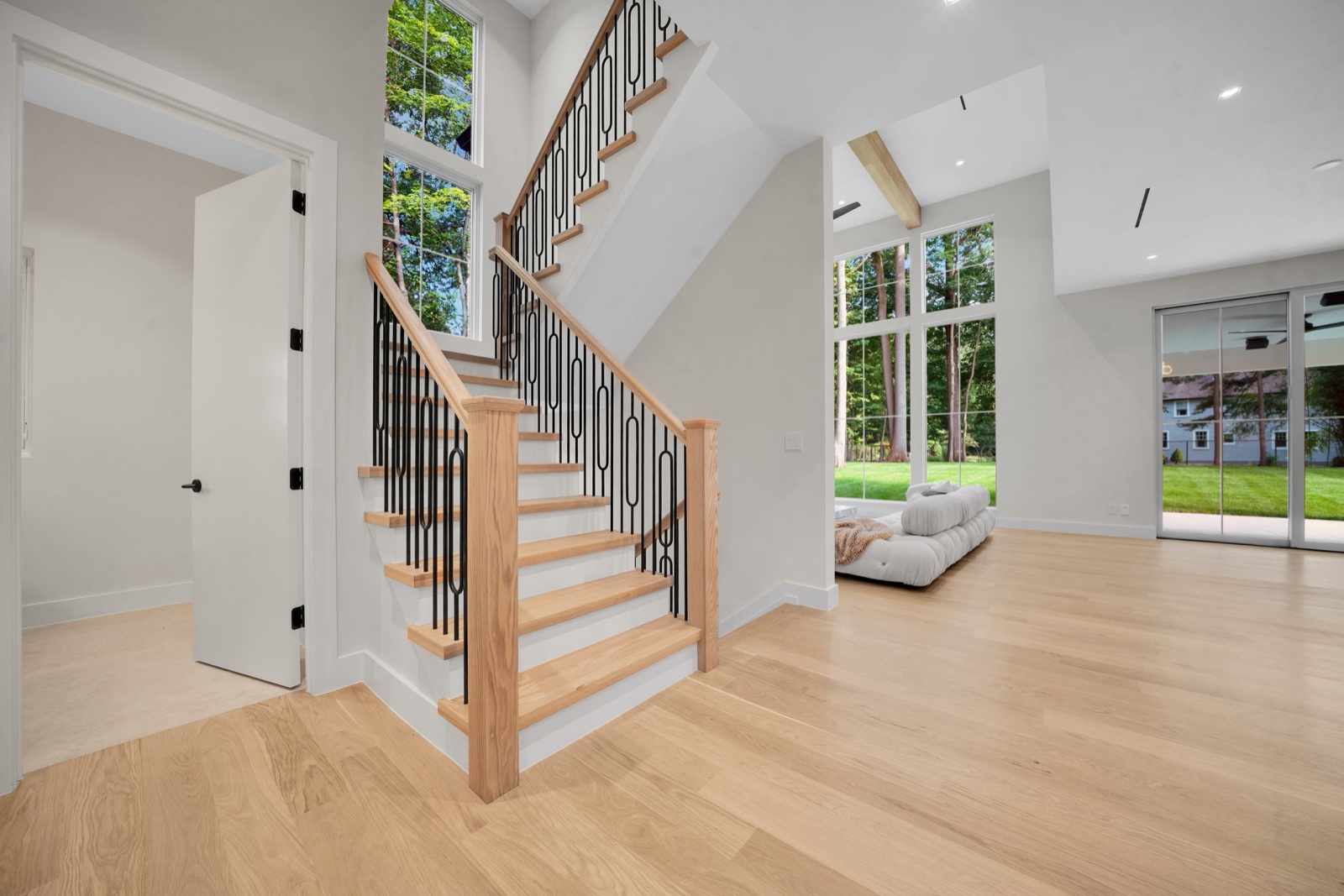 Old Tappan custom home — view 12 of 20.