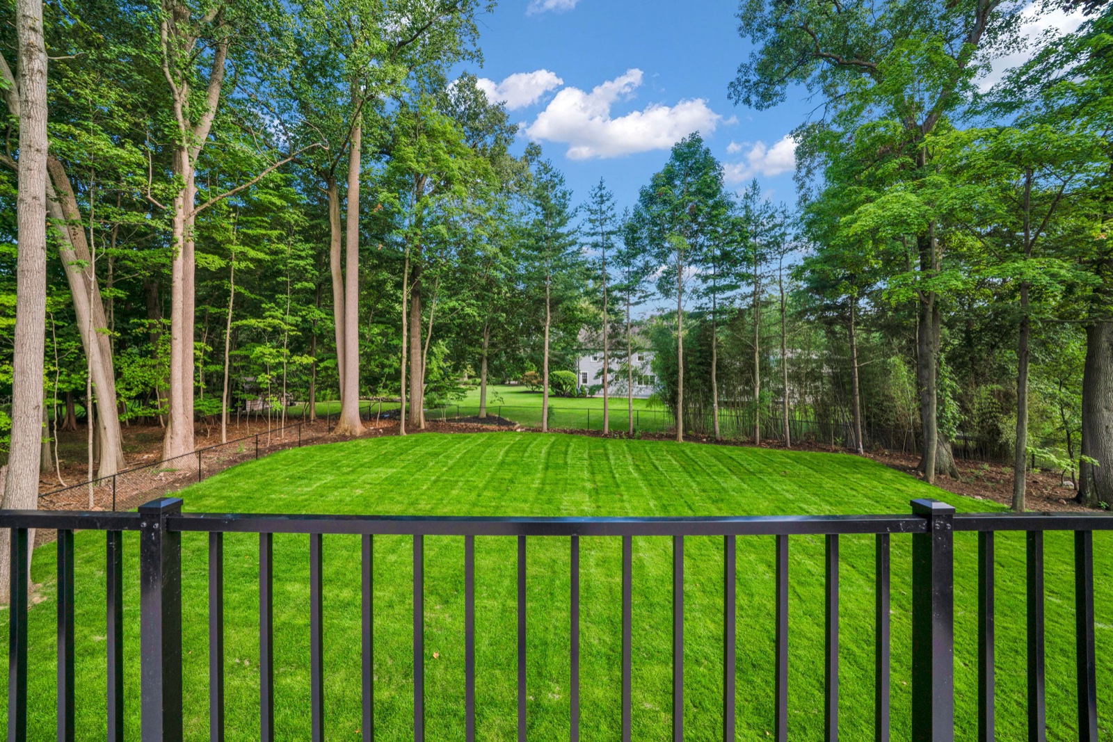 Old Tappan custom home — view 16 of 20.
